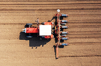 种——实现自动定植、精准施肥等农事过程，提高作农作物耕种效率和质量