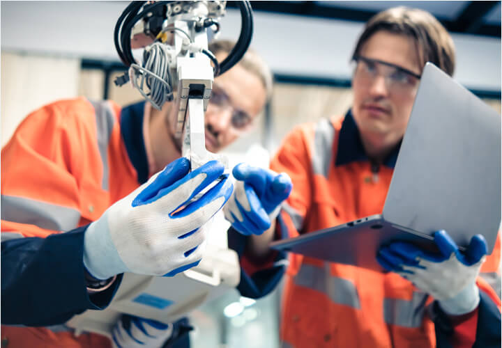 优质的在职培训机会，有机会与高水平团队一起工作