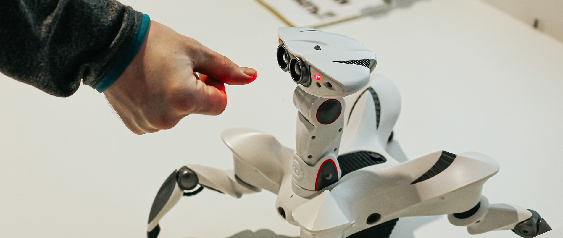 必一运动获AIoT新维奖两项大奖，以丰富的边缘计算产品驱动产业创新发展