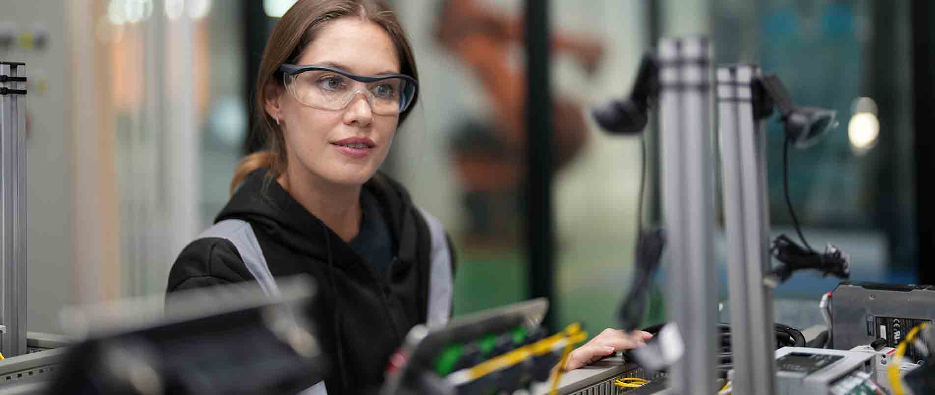 必一运动精彩亮相IOTE 2024：探究技术融合，展望智慧未来